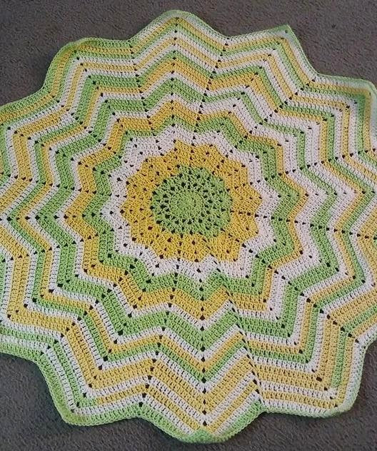 Green and white online crochet blanket